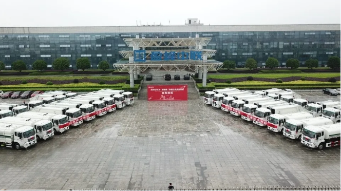 多宝电竞环境批量环卫装备发往柬埔寨，助力“一带一路”建设