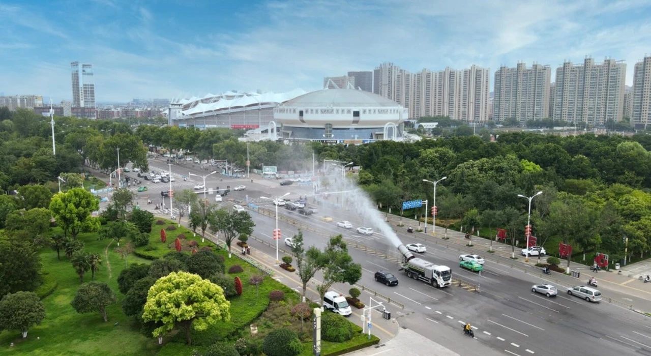 多宝电竞环境荣登“城市服务十大影响力企业”和“环卫装备十大影响力企业”双榜